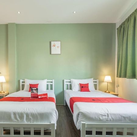 Bed and Breakfast Folk Poshtel Silom Бангкок Екстер'єр фото