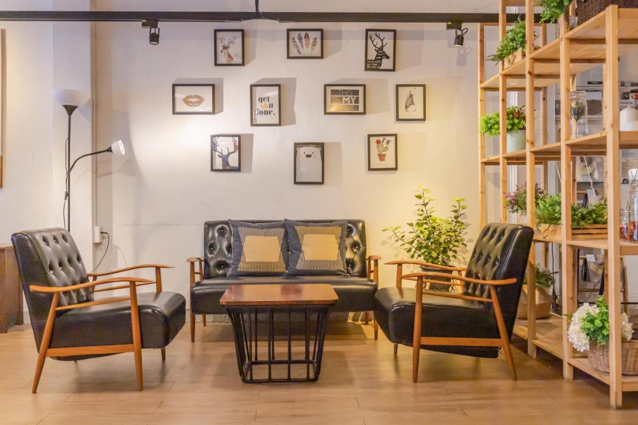 Bed and Breakfast Folk Poshtel Silom Бангкок Екстер'єр фото